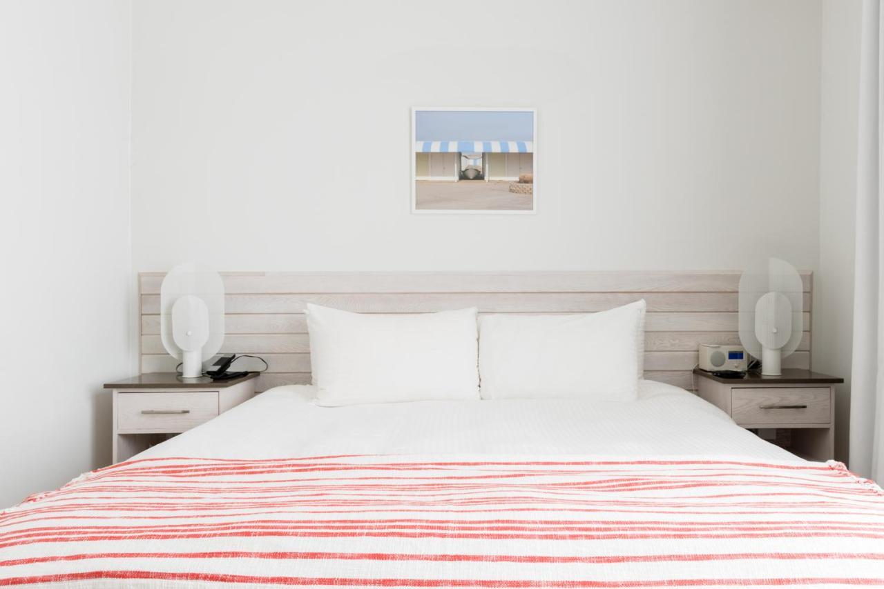 Bungalow Hotel