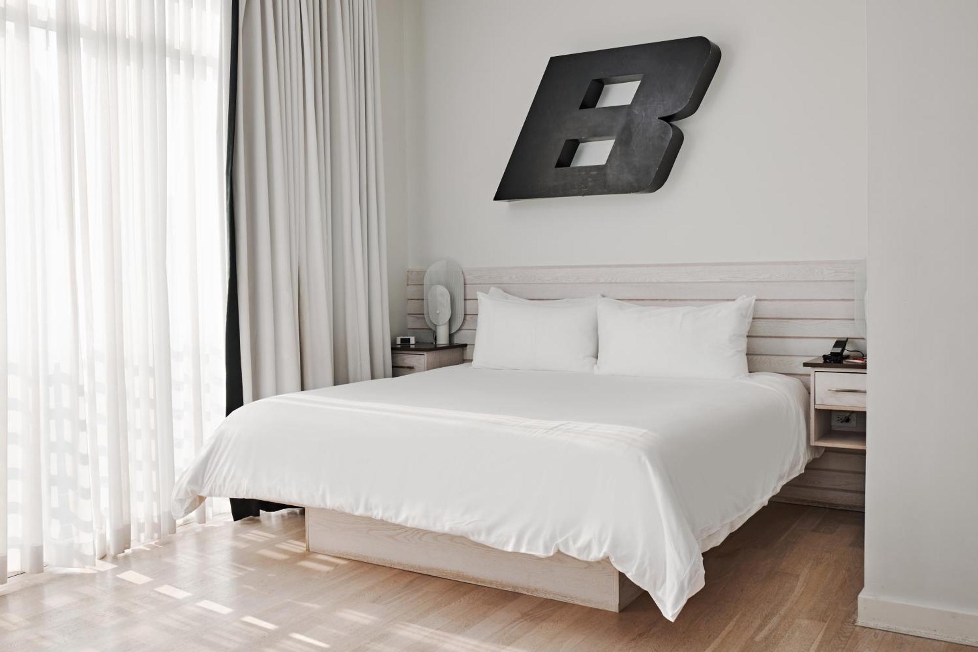 Bungalow Hotel Hotel
