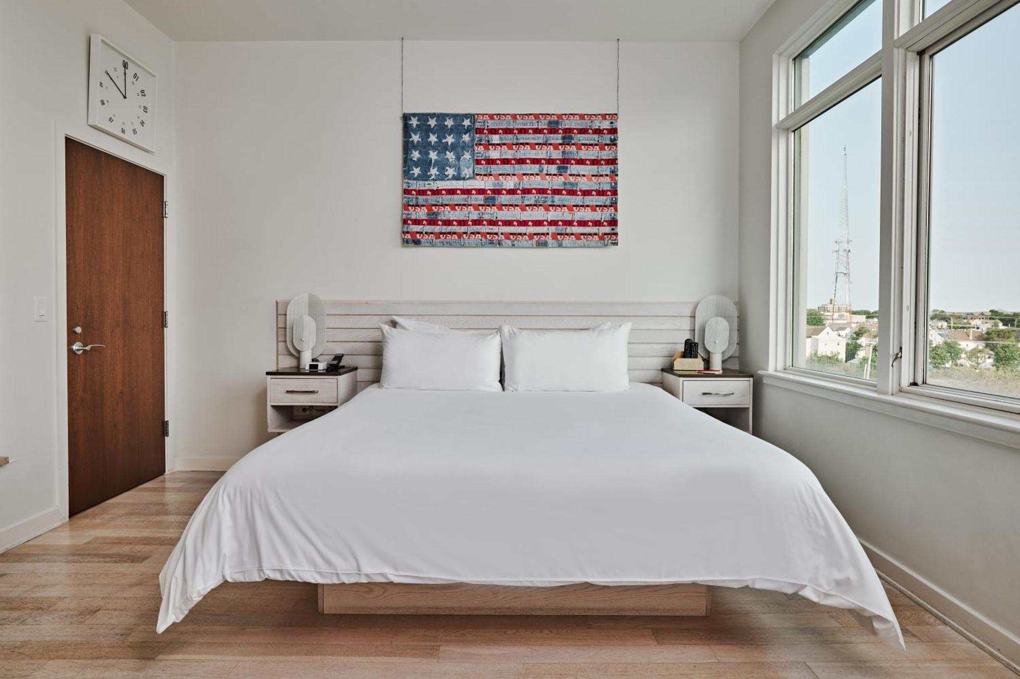 Bungalow Hotel 5* Long Branch
