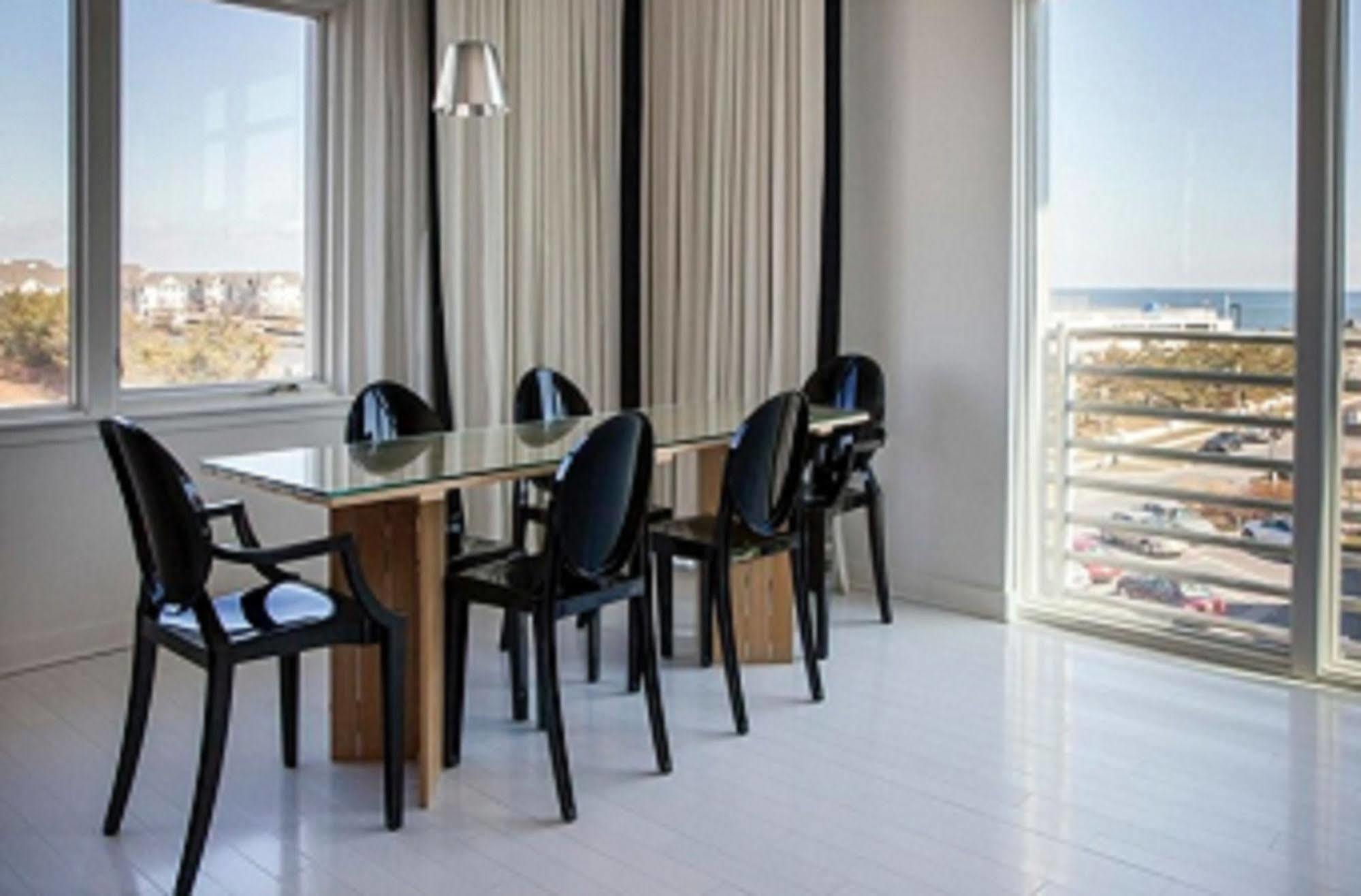 Bungalow Hotel 5*