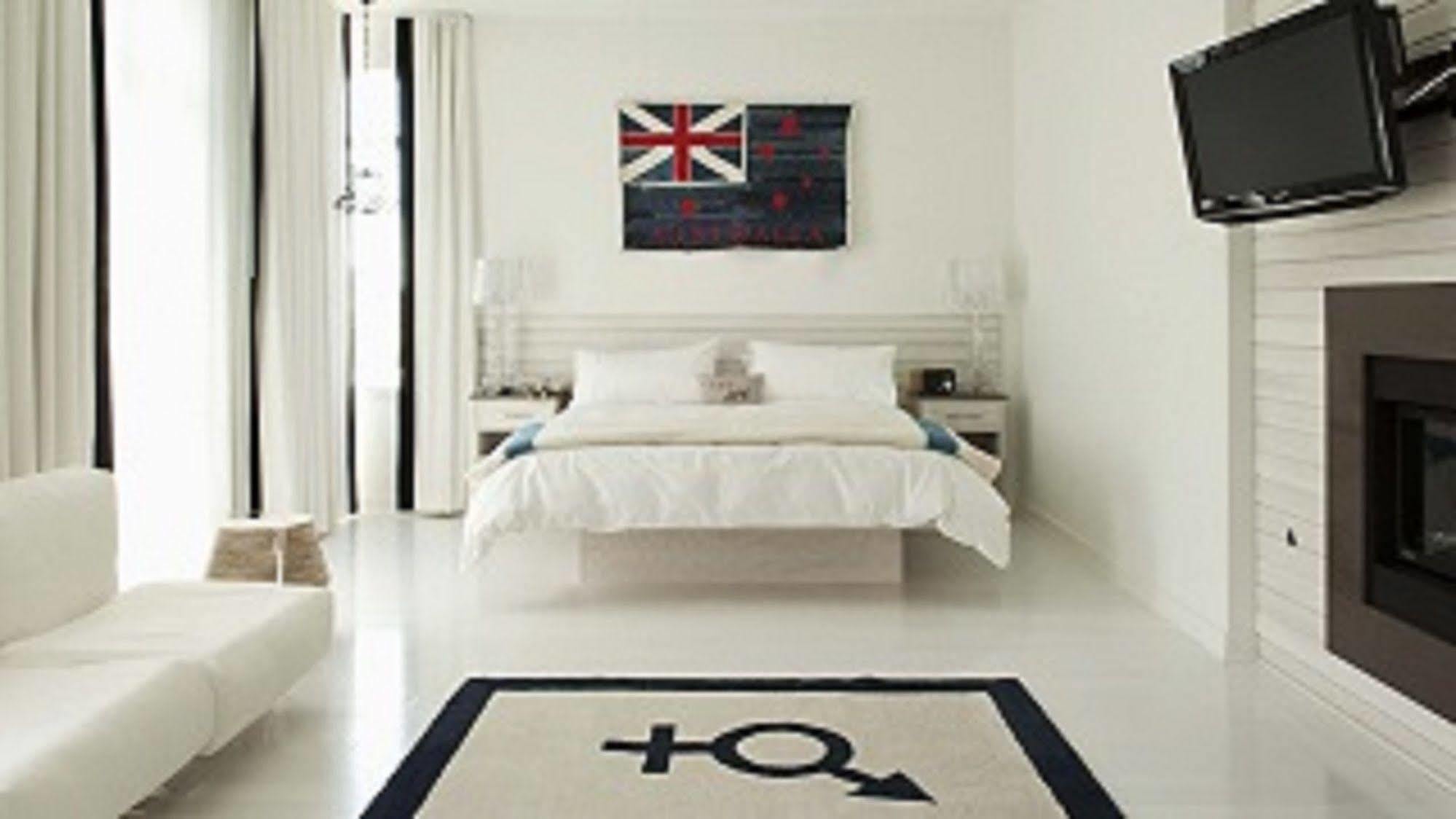 Bungalow Hotel 5*